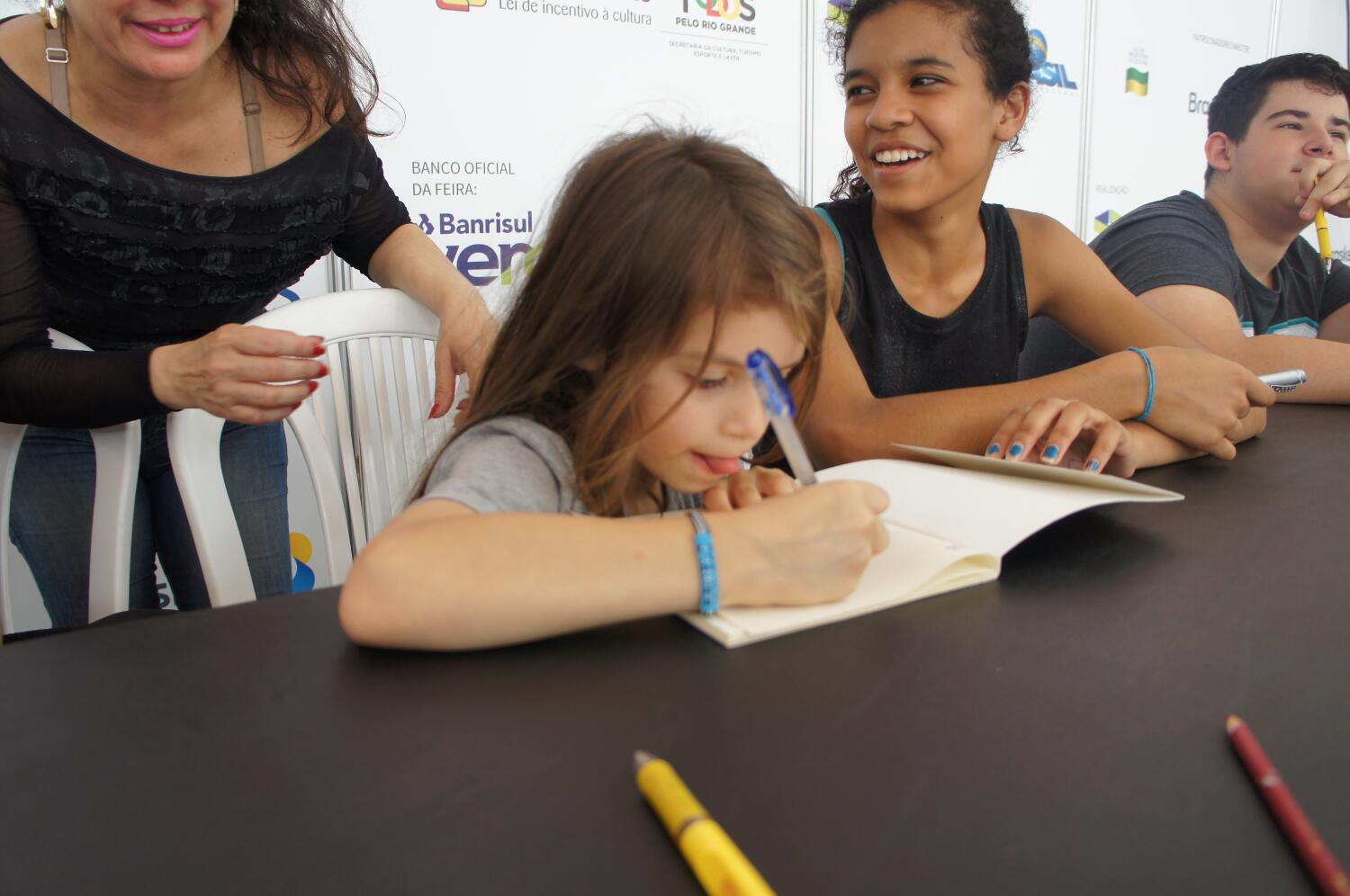 Boquinha lança livro e jogo na Feira do Livro de Porto Alegre